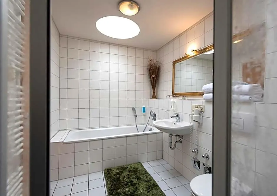 Hotel Ambassador-Berlin Gruenau-1